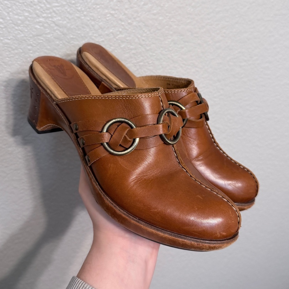 Frye Cheryl Triple Ring Boho Western Clog Mules in Brown Leather - Women’s 8